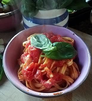 Linguine with a homemade tomato sauce with a sprinkle of chilli